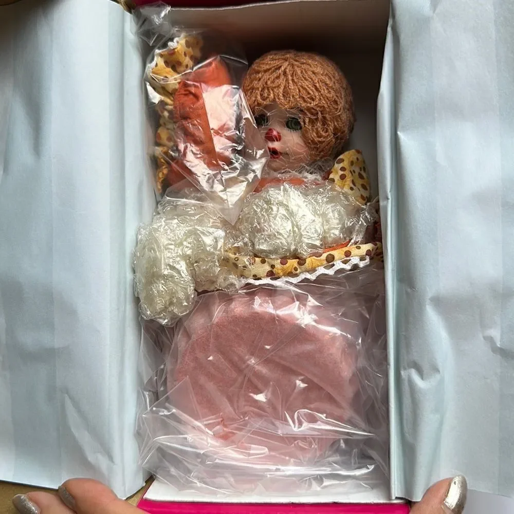 New in box Marie Osmond Pumpkin‎ Spice Rag A Muffin porcelain doll